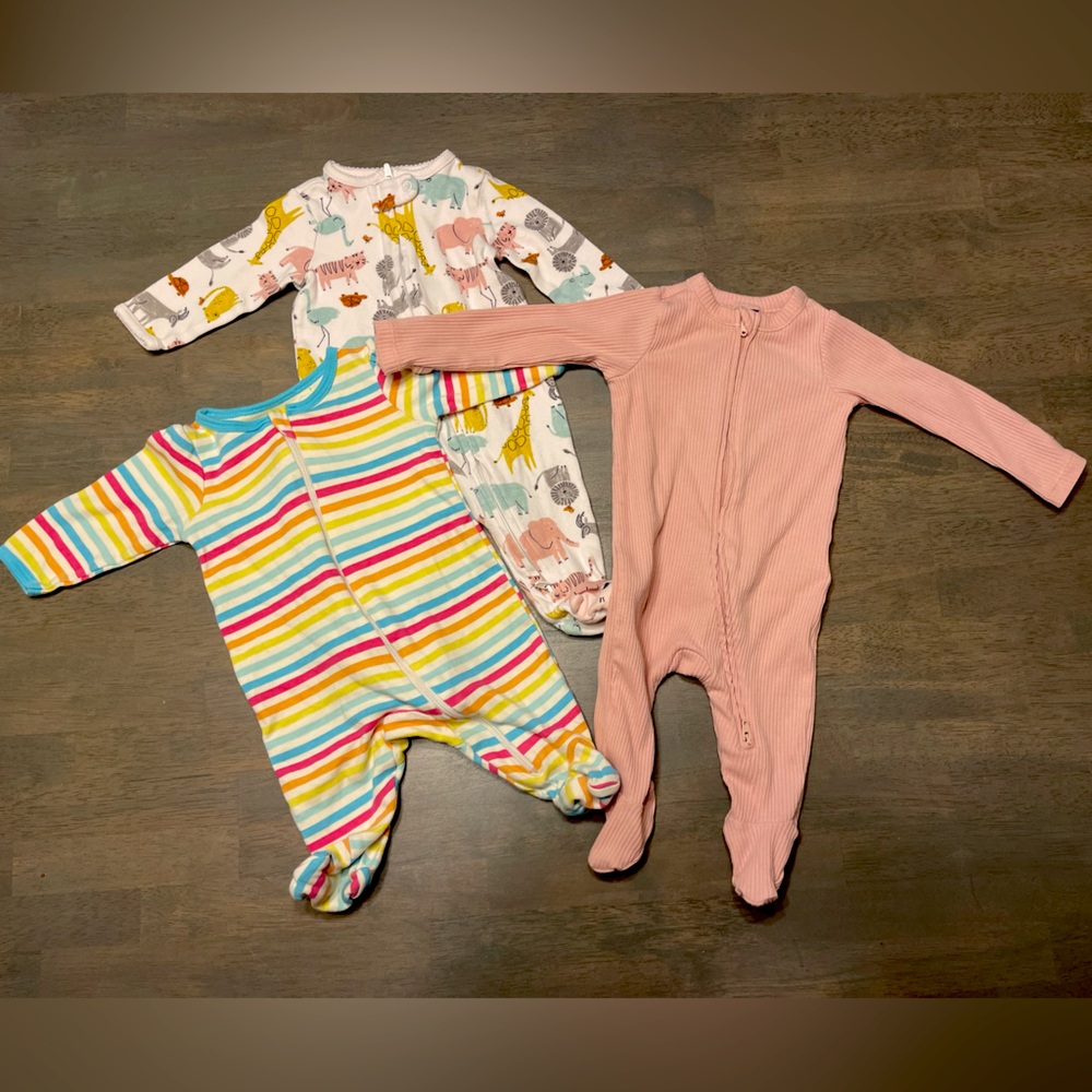 🩷 Bundle • Infant Girls Zipper Sleepers | Size: 0-3 months